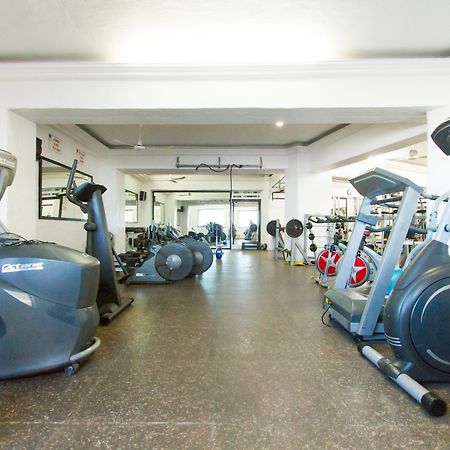 로얄 빌라 리조트 마사틀란 외부 사진 The gym at the hotel