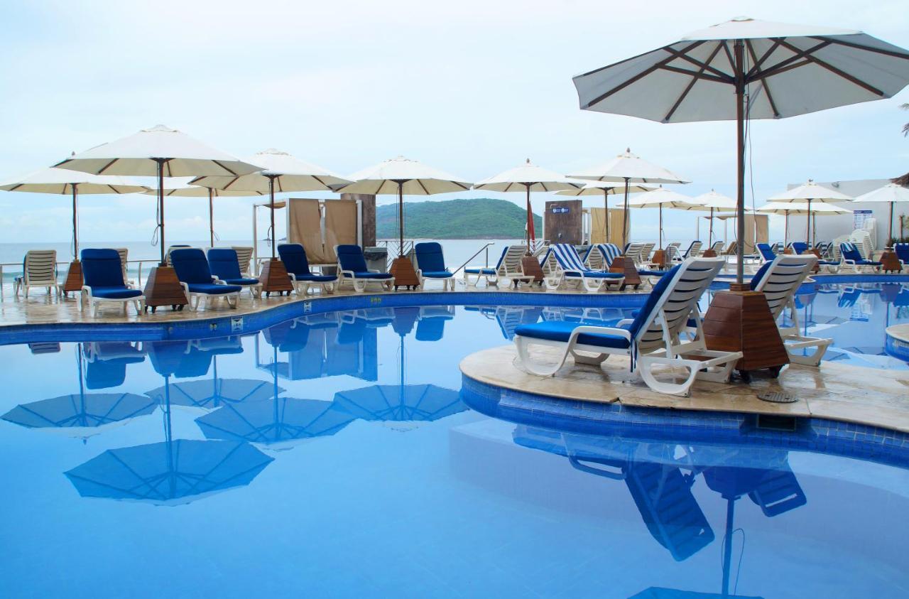 로얄 빌라 리조트 마사틀란 외부 사진 The pool at the resort