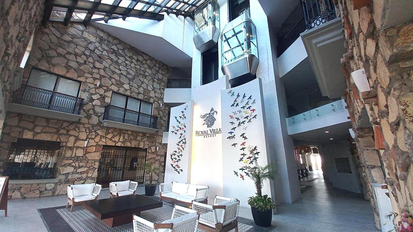 로얄 빌라 리조트 마사틀란 외부 사진 The lobby of the hotel