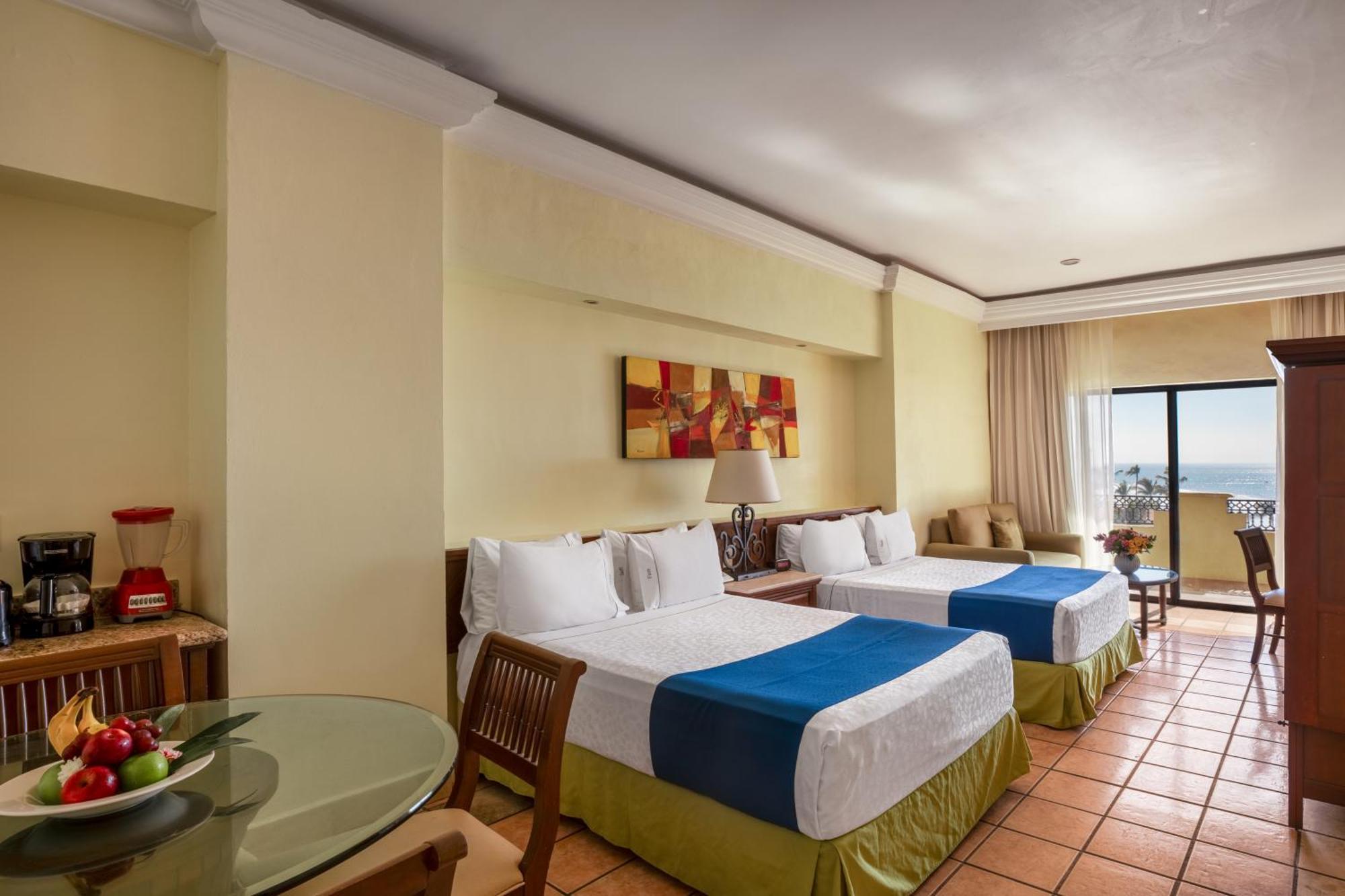 로얄 빌라 리조트 마사틀란 외부 사진 A typical room at the hotel